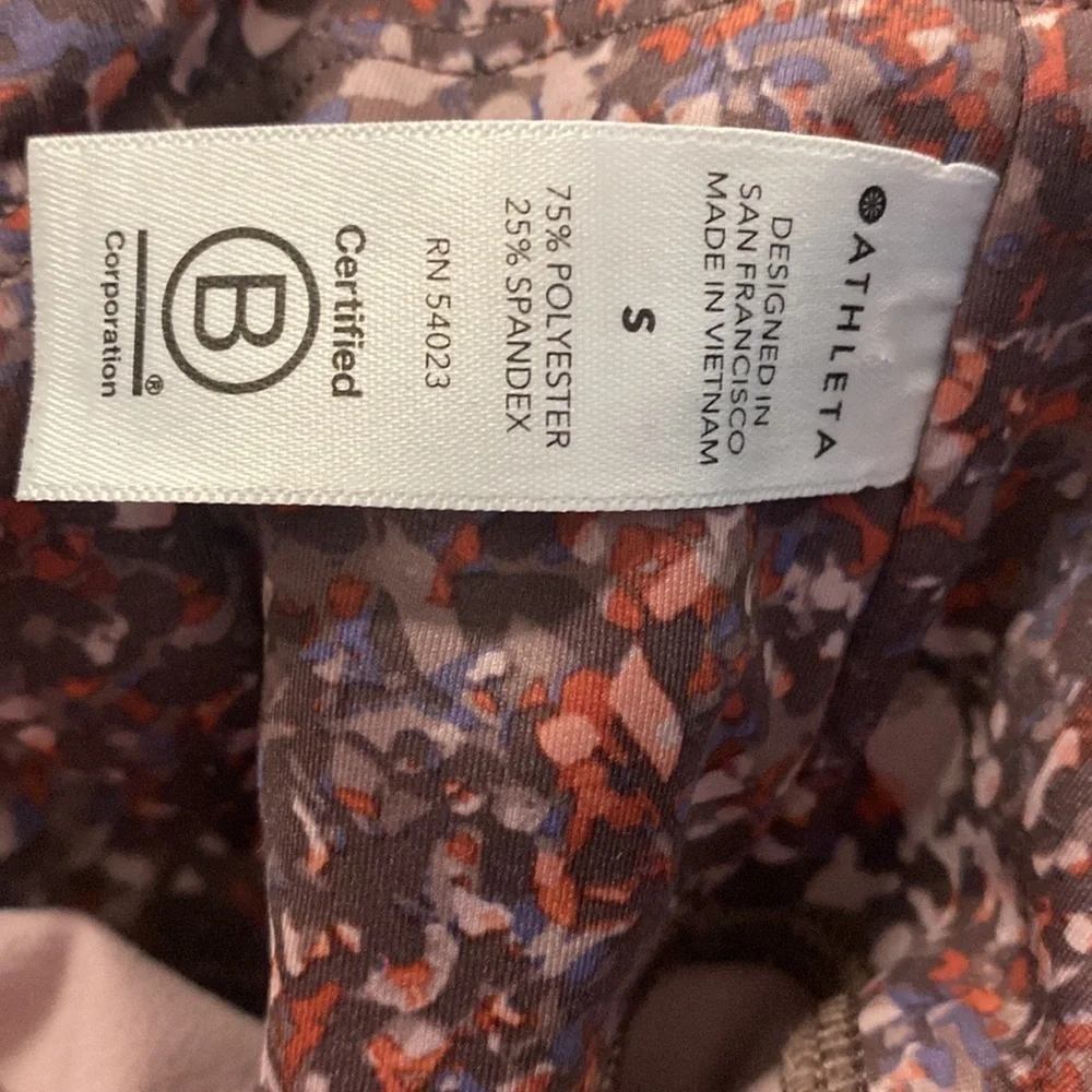ATHLETA RAINIER PRINTED MESH TIGHT LEGGINGS. Size S . Very good condition - Picture 4 of 10